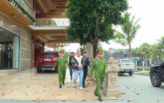 Choáng ngợp với căn biệt thự của trùm giang hồ Tuấn "trắng" vừa bị bắt - Ảnh 14.