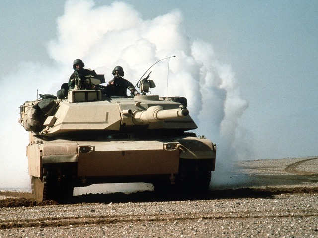 Chiến tích huyền thọai của xe tăng M1A1 Abrams trong Chiến dịch Bão táp Sa mạc - Ảnh 2.