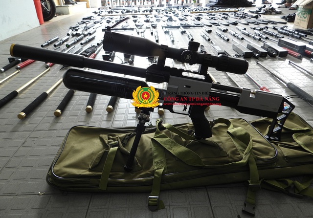 Triệt phá kho vũ khí tự chế 'khủng' gần 900 kiện, công an đang truy bắt ông trùm Nguyễn Phạm Duy - Ảnh 7.