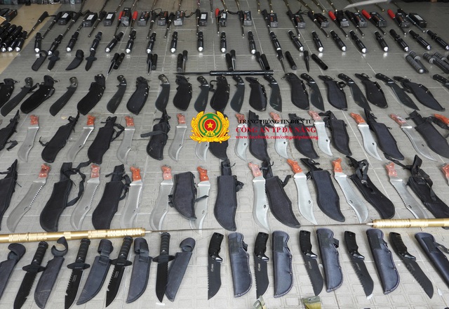 Triệt phá kho vũ khí tự chế 'khủng' gần 900 kiện, công an đang truy bắt ông trùm Nguyễn Phạm Duy - Ảnh 5.