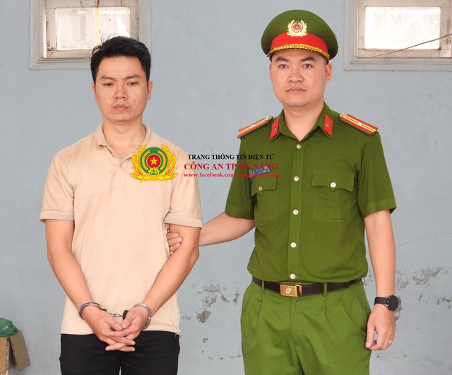 Triệt phá kho vũ khí tự chế 'khủng' gần 900 kiện, công an đang truy bắt ông trùm Nguyễn Phạm Duy - Ảnh 2.