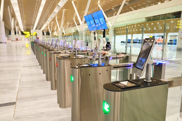 Chuyến bay đầu tiên cất cánh, nhà ga 10.990 tỷ đồng của Việt Nam chính thức ghi tên vào bản đồ hàng không - Ảnh 3.
