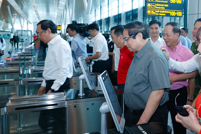 Thủ tướng đưa ra đề nghị quan trọng gì tại nhà ga nội địa lớn nhất Việt Nam trị giá 10.990 tỷ đồng? - Ảnh 2.