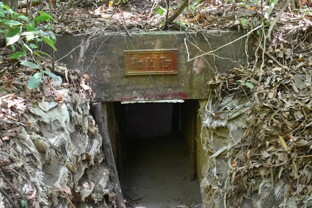 Kiệt tác quân sự Việt Nam 32km: Nơi con người 'sống trong cát', có ngôi đình 4 xe tăng kéo không đổ - Ảnh 2.