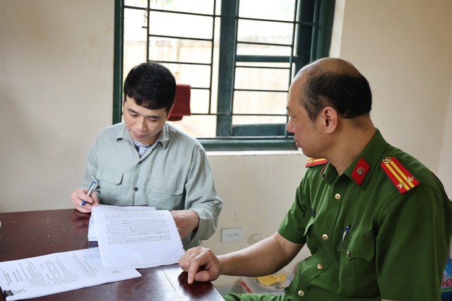 [Ảnh] Cận cảnh triệt phá đường dây ma túy xuyên quốc gia, bắt 'ông trùm' 48 tuổi và 72 đàn em - Ảnh 15.