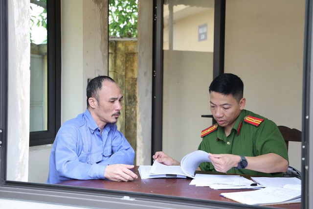 [Ảnh] Cận cảnh triệt phá đường dây ma túy xuyên quốc gia, bắt 'ông trùm' 48 tuổi và 72 đàn em - Ảnh 16.