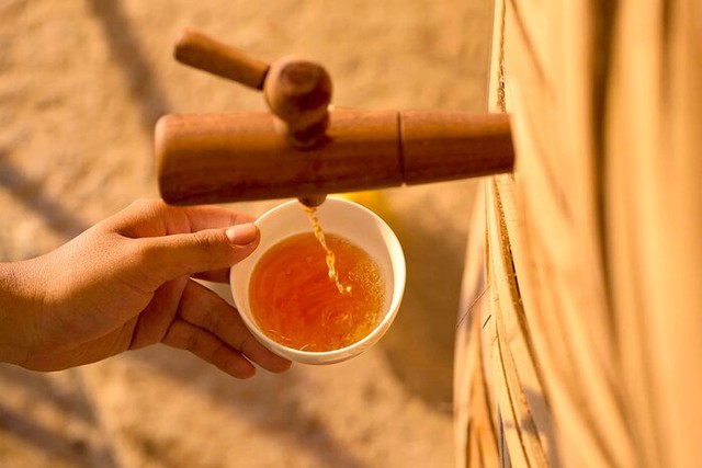 Quyền lực trong 3cm: Chi tiết nhỏ trên chai nước mắm Phú Quốc có thể "hạ gục" khách hàng Âu, Mỹ khó tính - Ảnh 2. Quyền lực trong 3cm: Chi tiết nhỏ trên chai nước mắm Phú Quốc có thể "hạ gục" khách hàng Âu, Mỹ khó tính - Ảnh 2.