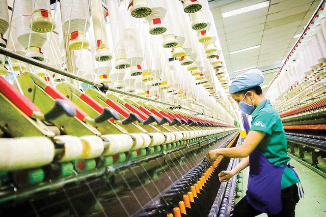 Kỳ tích dệt may Việt: 2 tuần "bứt tốc" với doanh thu tỷ đô; sức mạnh khiến Adidas tâm phục khẩu phục - Ảnh 1. Kỳ tích dệt may Việt: 2 tuần "bứt tốc" với doanh thu tỷ đô; sức mạnh khiến Adidas tâm phục khẩu phục - Ảnh 1.