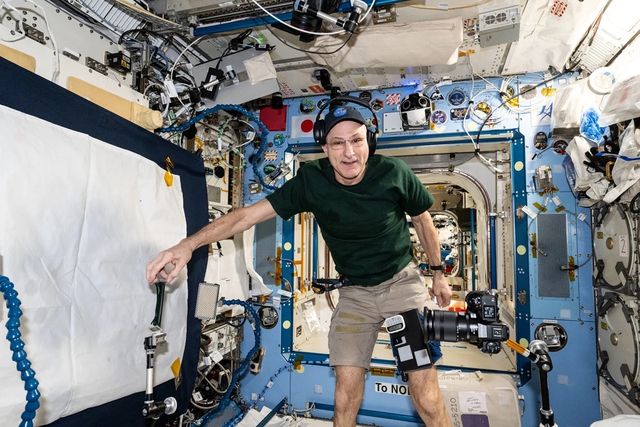 Phi hành gia lớn tuổi nhất NASA trở về Trái Đất, tiết lộ 1 thứ trên cơ thể đã biến mất khi ở ngoài vũ trụ - Ảnh 1.