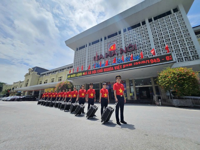 “Đoàn tàu Thống nhất” sắp ra mắt nhân dịp đặc biệt: Vé giảm 40%, quà bất ngờ dành cho hành khách - Ảnh 2.