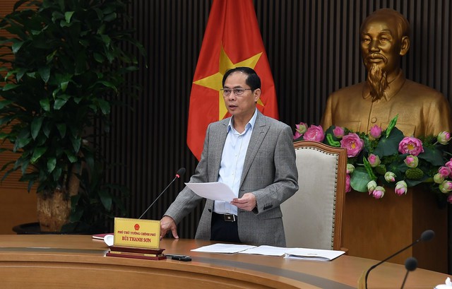 Phó Thủ tướng Bùi Thanh Sơn chủ trì cuộc họp của Tổ công tác về tăng cường hợp tác, chủ động thích ứng với điều chỉnh chính sách kinh tế, thương mại của Mỹ. Ảnh: VGP Phó Thủ tướng Bùi Thanh Sơn chủ trì cuộc họp của Tổ công tác về tăng cường hợp tác, chủ động thích ứng với điều chỉnh chính sách kinh tế, thương mại của Mỹ. Ảnh: VGP