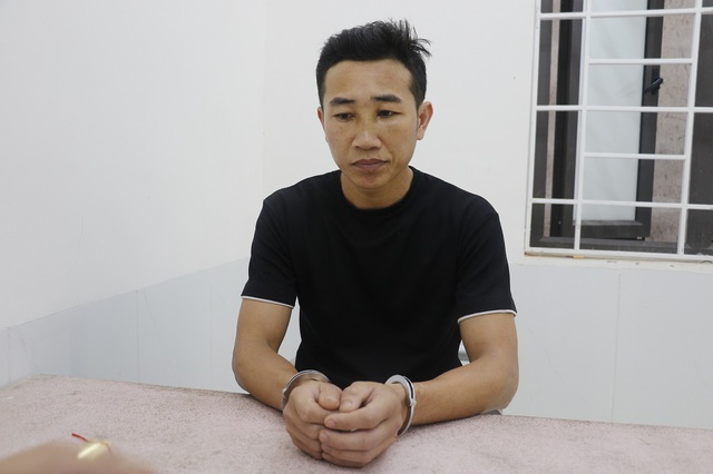 Lời khai của Hà Văn Thúy, nam phụ huynh xông vào trường đánh cô giáo, bắt đứng dưới mưa - Ảnh 2.