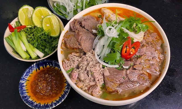 Không phải phở, bánh mì, món ăn 30 nghìn 1 bát này mới là hương vị Việt lọt top ngon nhất thế giới - Ảnh 3.
