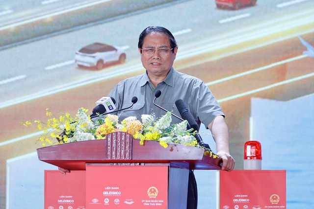 Thủ tướng đề nghị phấn đấu vượt tiến độ dự án cao tốc qua Nam Định, Thái Bình ít nhất 6 tháng, phấn đấu hoàn thành trong năm 2026. Ảnh: VGP Thủ tướng đề nghị phấn đấu vượt tiến độ dự án cao tốc qua Nam Định, Thái Bình ít nhất 6 tháng, phấn đấu hoàn thành trong năm 2026. Ảnh: VGP