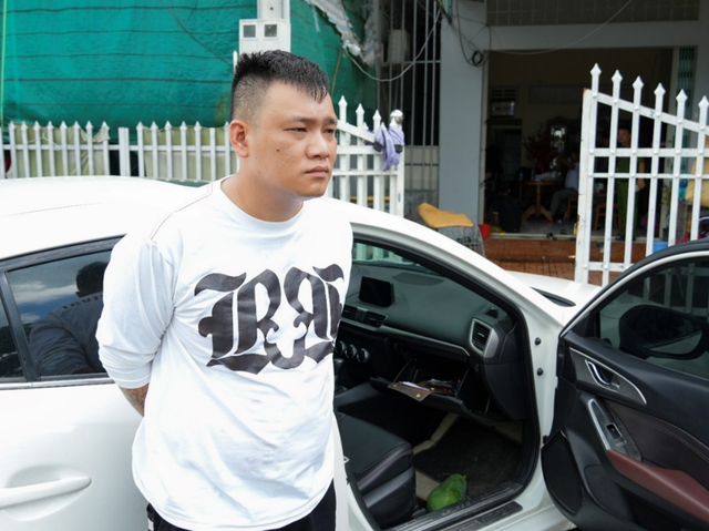 Khám xét khẩn cấp nhà và xe của Lê Nguyễn Nhật Hoài - Ảnh 1.