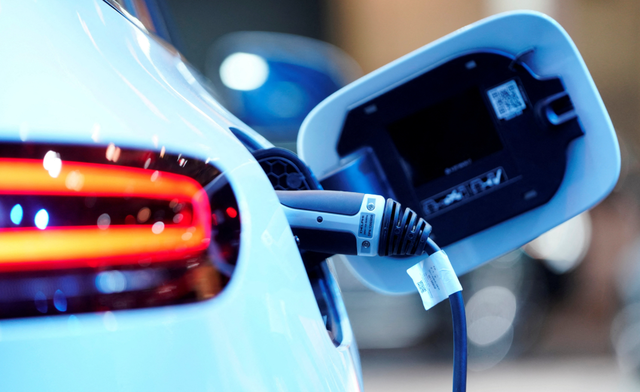 Bỏ xăng, chạy xe điện: Người dùng "đút lợn" ngay 27 triệu mỗi năm! - Ảnh 1.