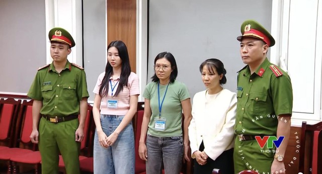 Chân dung Hoa hậu Nguyễn Thúc Thùy Tiên, người vừa bị khởi tố, bắt giam trong vụ kẹo rau củ Kera - Ảnh 1.