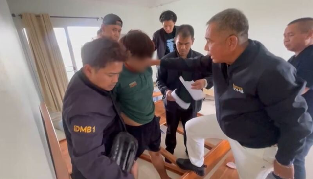 Kẻ trộm ninja sa lưới sau khi thoát nạn cả chục lần, cảnh tượng lúc bị bắt khiến không ai nhịn được cười - Ảnh 5.