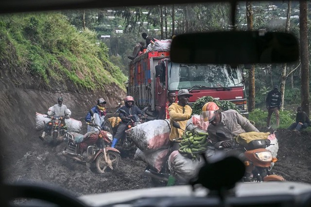 Bên trong 'mỏ vàng đen' coltan Congo nuôi sống thế giới công nghệ - Ảnh 8.