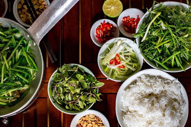 Khách Tây nhận xét: Hà Nội có nhiều món ngon, nhưng "đỉnh nhất" phải kể đến 4 món đặc sản này- Ảnh 7.