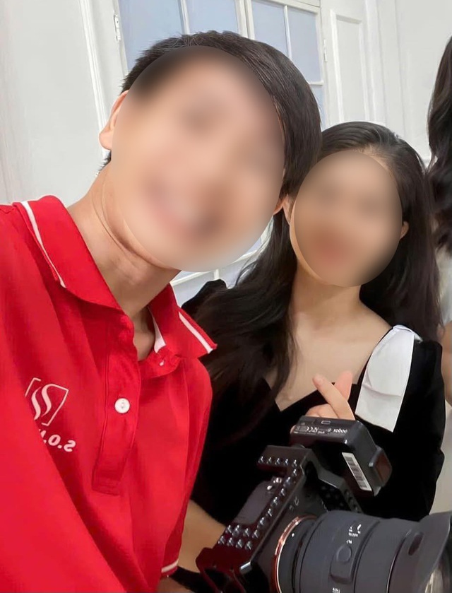 Xót xa cảnh gia đình làm lễ ăn hỏi cho đôi nam nữ tử vong ở biển Cửa Lò, hoàn thành tâm nguyện cuối cùng - Ảnh 1.