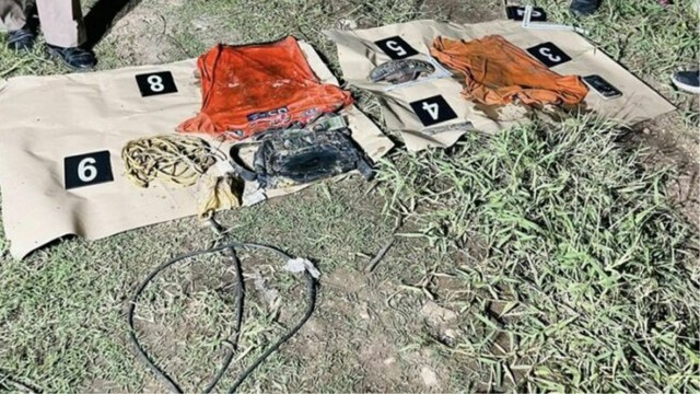 Thùng nhựa nổi trên hồ chứa thứ khiến người câu cá hoảng sợ - Ảnh 4.