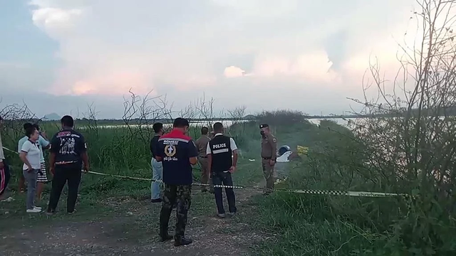 Thùng nhựa nổi trên hồ chứa thứ khiến người câu cá hoảng sợ - Ảnh 3.