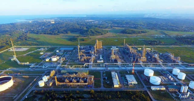 Doanh nghiệp Việt sản xuất nhiên liệu đặc chủng cho máy bay phản lực và tàu ngầm - Ảnh 1.