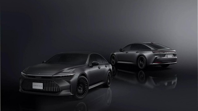 Toyota Crown ra phiên bản đặc biệt hai tông màu như Maybach - Ảnh 10.