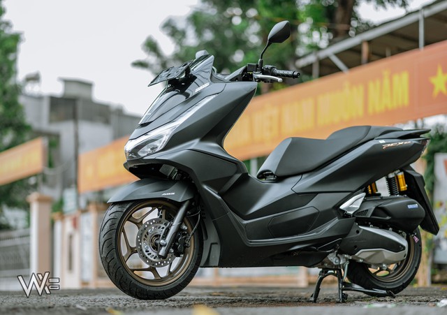 Honda Phi Thuyền 2025 quá 'hot', một lô vừa về giờ còn vài chiếc: Cốp to hơn của SH, ăn xăng 2,2L/100km - Ảnh 1.