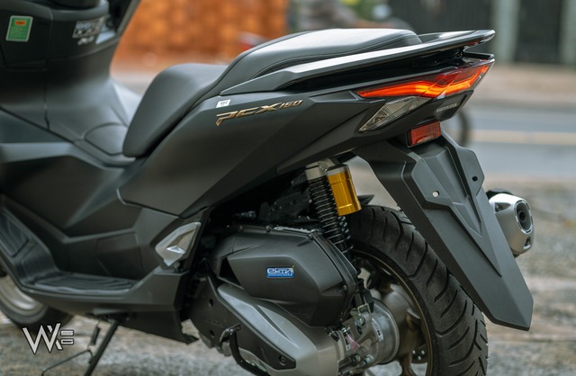 Honda Phi Thuyền 2025 quá 'hot', một lô vừa về giờ còn vài chiếc: Cốp to hơn của SH, ăn xăng 2,2L/100km - Ảnh 8.