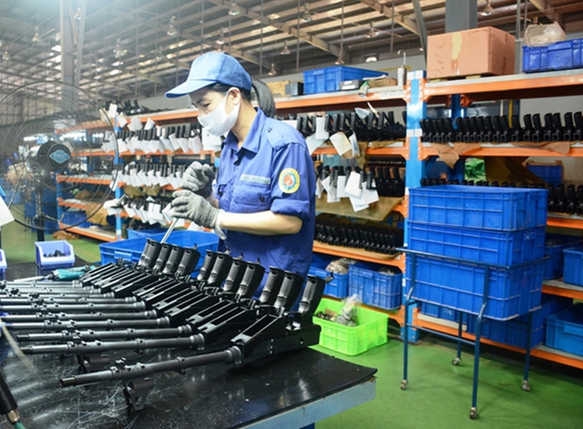 Lương chuyên gia quốc phòng vượt 230 triệu đồng mỗi tháng theo Nghị định mới của Chính phủ - Ảnh 1.