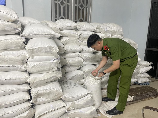 Lưu Văn Vẽ cùng Tạ Văn Hải cấu kết đưa 348 tấn giá đỗ độc hại ra thị trường: Chất cấm nào được sử dụng? - Ảnh 3.