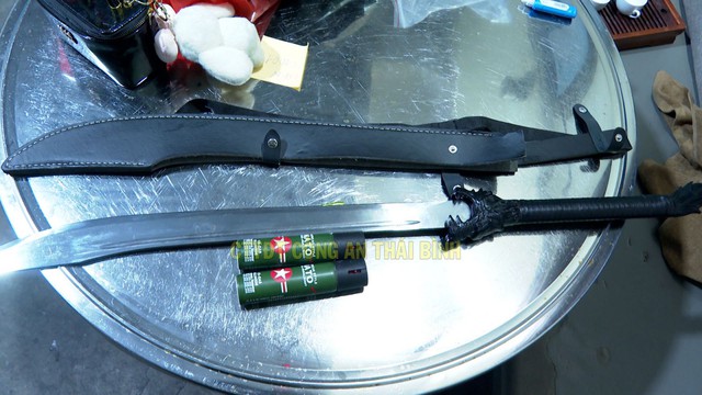 Khám xét khẩn cấp nơi ở và phòng trọ của Phạm Quang Thành, phát hiện 'bí mật' của 28 thiếu nữ - Ảnh 2.