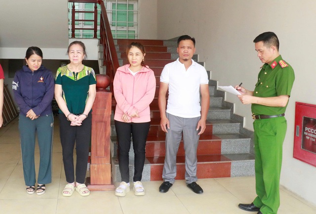 Gần nửa triệu sản phẩm kem đánh răng, dầu gội giả của 'bà trùm' Phạm Thị Sáng: Có những hãng nào? - Ảnh 1.