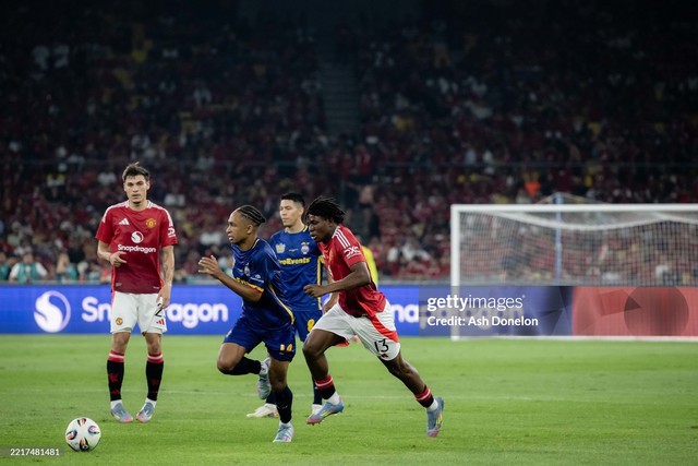 TRỰC TIẾP Các ngôi sao Đông Nam Á 1-0 Man Utd: Chấn động! Quỷ đỏ bị dẫn trước ở Đông Nam Á! - Ảnh 4.