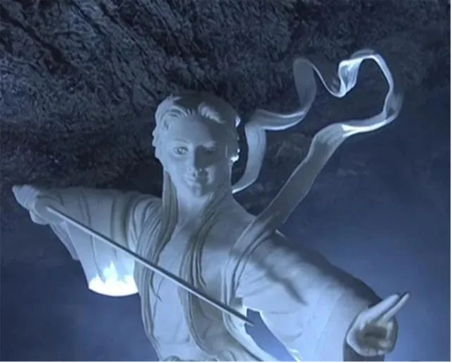 Tiểu Long Nữ và Vương Ngữ Yên có dung mạo giống nhau: Do có liên quan tới ông ngoại của vợ Dương Quá - Ảnh 1. Tiểu Long Nữ và Vương Ngữ Yên có dung mạo giống nhau: Do có liên quan tới ông ngoại của vợ Dương Quá - Ảnh 1.