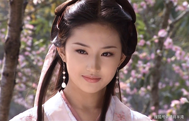 Tiểu Long Nữ và Vương Ngữ Yên có dung mạo giống nhau: Do có liên quan tới ông ngoại của vợ Dương Quá - Ảnh 2. Tiểu Long Nữ và Vương Ngữ Yên có dung mạo giống nhau: Do có liên quan tới ông ngoại của vợ Dương Quá - Ảnh 2.