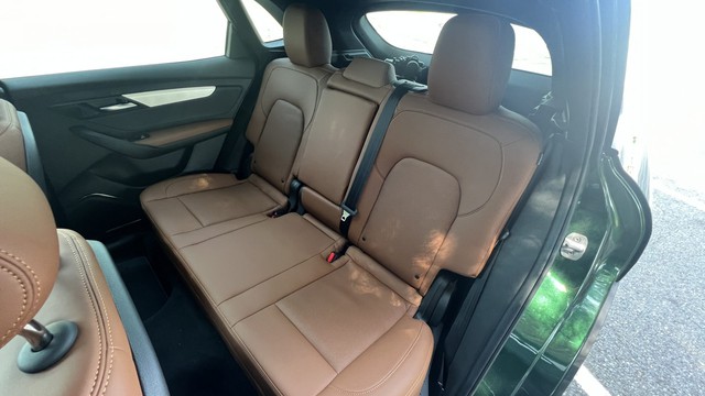 VinFast VF 8 đời mới tới Mỹ, chuyên trang xe lái thử rồi nhận xét