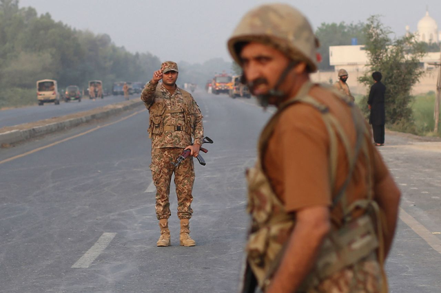 [CẬP NHẬT] Pakistan bắn nổ đồn quân sự Ấn Độ – Đấu súng dữ dội ở biên giới, vũ khí cảm tử xung trận - Ảnh 5.