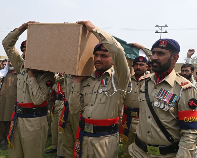 CẬP NHẬT: Nổ lớn, Pakistan phá sở chỉ huy quân Ấn Độ - New Delhi ra lệnh chưa từng có, hàng triệu người hành động - Ảnh 5.