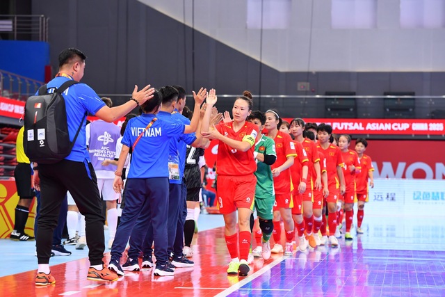 TRỰC TIẾP Việt Nam VS Philippines: Thế trận đôi công đầy hấp dẫn - Ảnh 6.