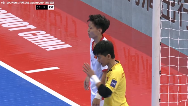 TRỰC TIẾP Việt Nam VS Philippines: Thế trận đôi công đầy hấp dẫn - Ảnh 1.
