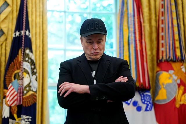 Tin đồn liên quan vết bầm tím trên mắt Elon Musk ngày rời Nhà Trắng, 1 việc  khiến ông Trump đổi thái độ