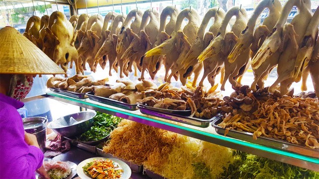 Không phải phở và bún bò Huế, món ăn 30.000 đồng/bát này mới là hương vị Việt lọt top ngon nhất thế giới - Ảnh 6.