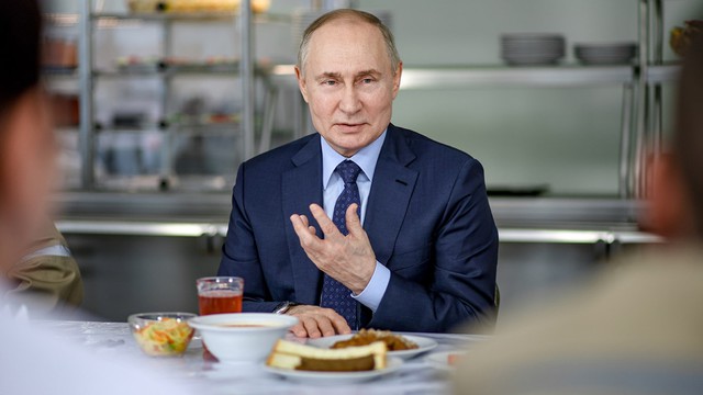Tổng thống Putin thừa nhận Nga đang thiếu hụt thứ quan trọng: Khoai tâyGiá cả tăng "chóng mặt" nhất trong 23 năm - Ảnh 1.