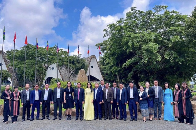 - Ảnh 3. - Ảnh 3.