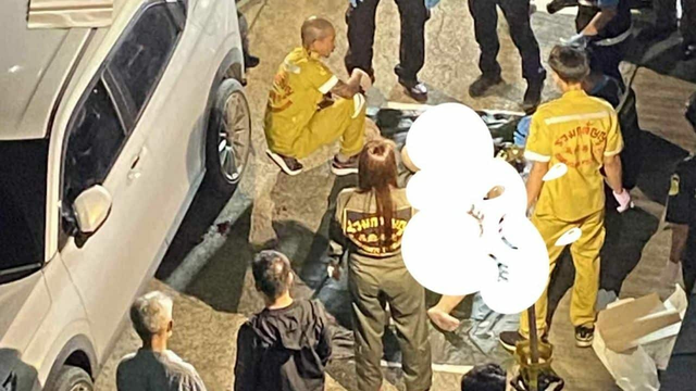 Thấy ô tô của hàng xóm nổ máy cả tiếng đồng hồ, người phụ nữ tới gần thì hoảng hốt, vội báo cảnh sát  - Ảnh 2.