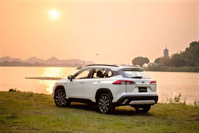 Ở VN có xe gầm cao 'ăn xăng như ngửi' chỉ 3,1L/100 km, hãng đang giảm giá tới gần 50 triệu - Ảnh 1.
