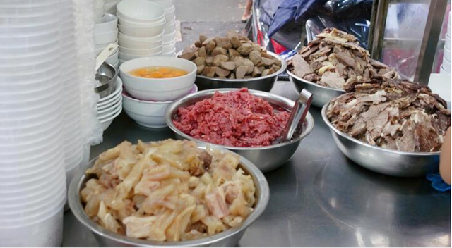 Được Michelin vinh danh, quán phở TP. HCM bất ngờ đóng cửa: Lần thứ 2 nghỉ dài sau hơn 50 năm bán hàng - Ảnh 3.